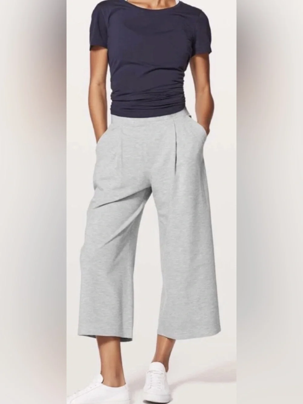 Lululemon Can You Feel The Pleat Crop 21” Heathered Light Grey Size 8 NWOT